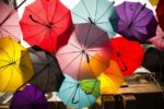 parapluies de couleur