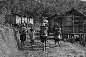 village_Laos-Anne-Marie-MAGNE-OI-PAU.jpg