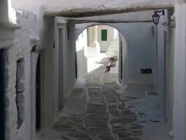l_enfant_dans_la_ruelle-Jean-Guy-GAYE-BAREYT-OI-PAU.jpg