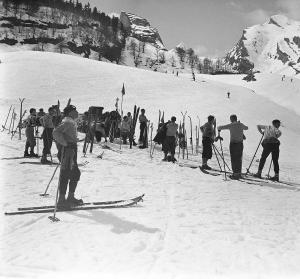 Skieurs-1920.jpg